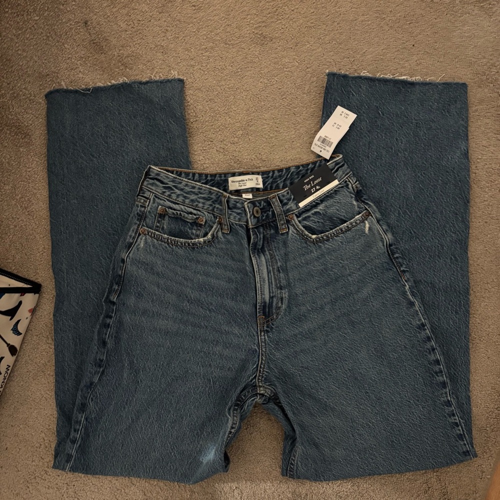 NWT Abercrombie Jeans - High Rise The Loose